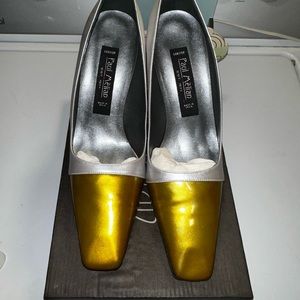 Brand new 8 1/2M metallic silver